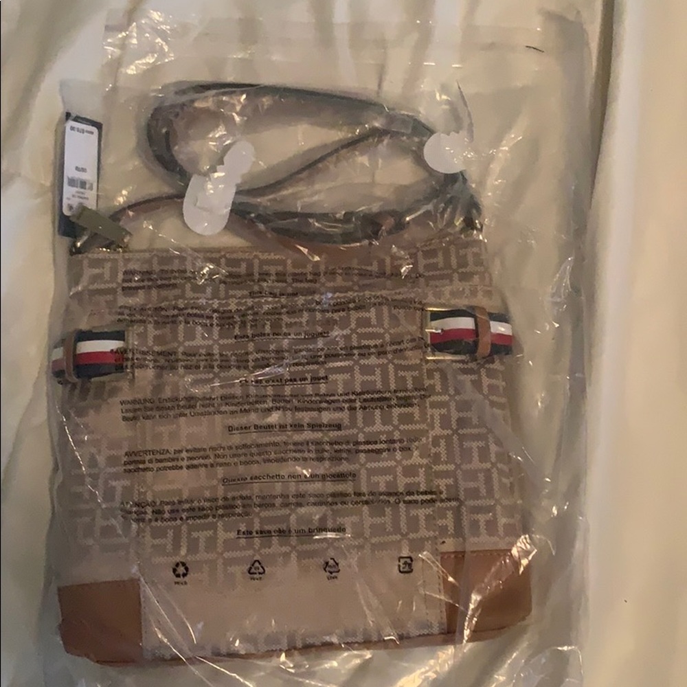 Tommy Hilfiger pocket book